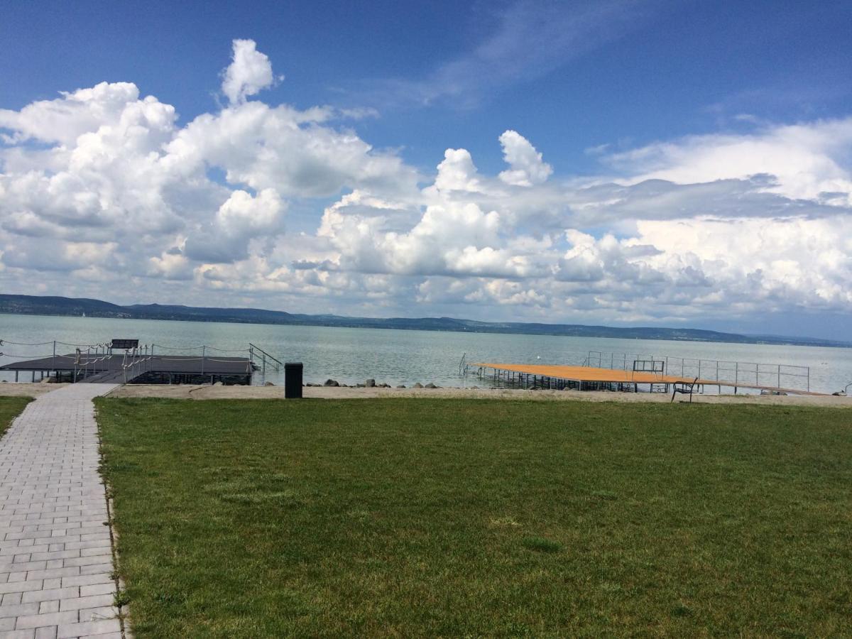 Lelle Marine Resort Malna Apartman Balatonlelle Kültér fotó